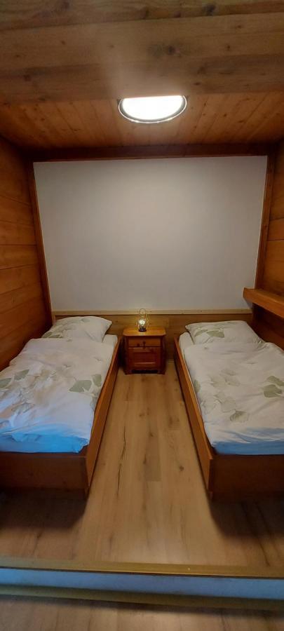 Ruhig Gelegene Ferienwohnung Im Gruenen Mit Terrasse Und Kleinem Garten Rotthalmuenster Bagian luar foto